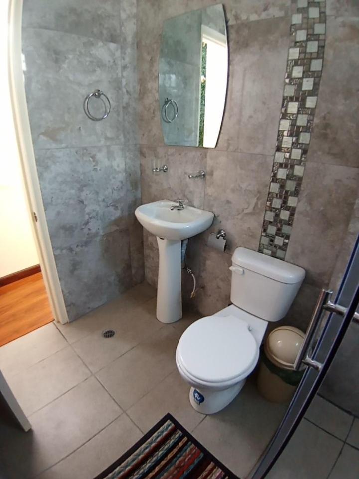 Hostal Atlantis Quito Kültér fotó