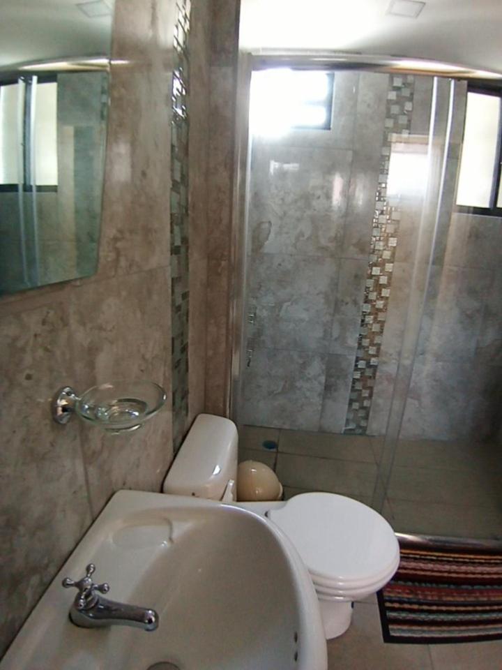 Hostal Atlantis Quito Kültér fotó